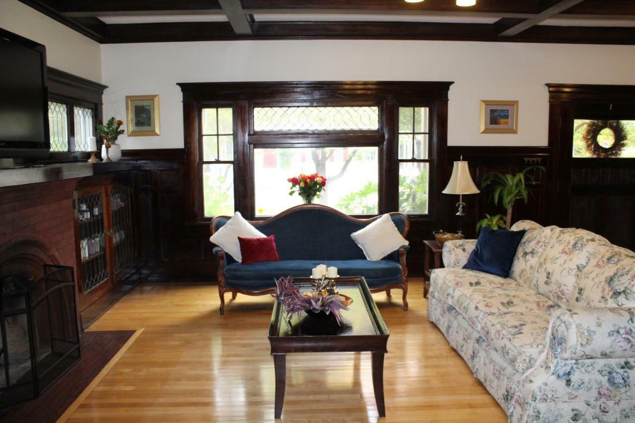 Lady Geneva Bed & Breakfast Medford Exterior foto