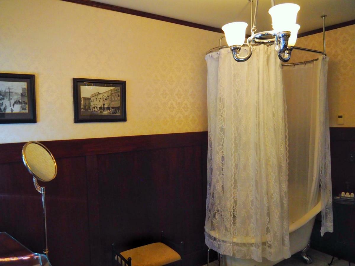 Lady Geneva Bed & Breakfast Medford Exterior foto